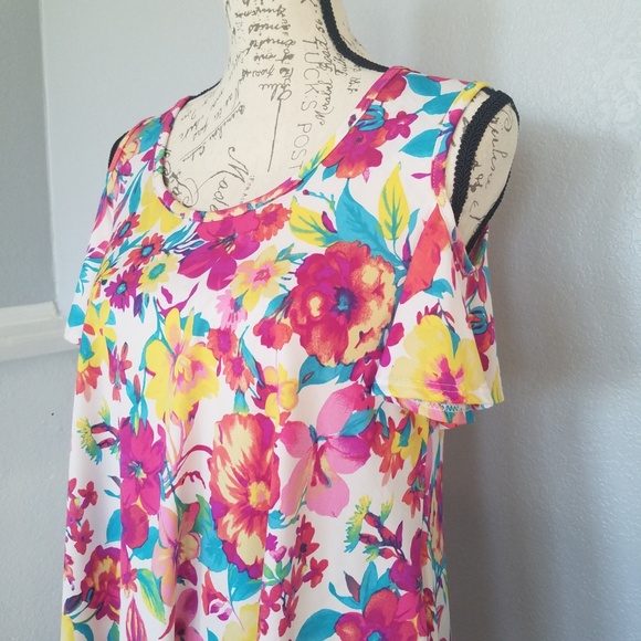 Lexington Avenue Cold Shoulder Blouse - Picture 2 of 4